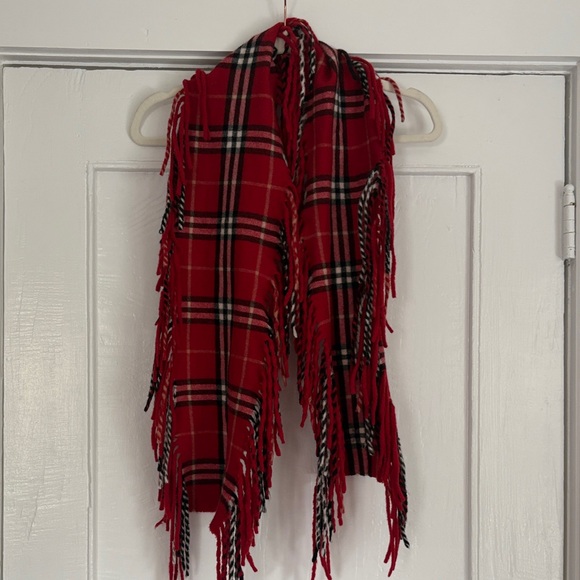 Burberry Red and Black Plaid Fringe Throw - Picture 1 of 8